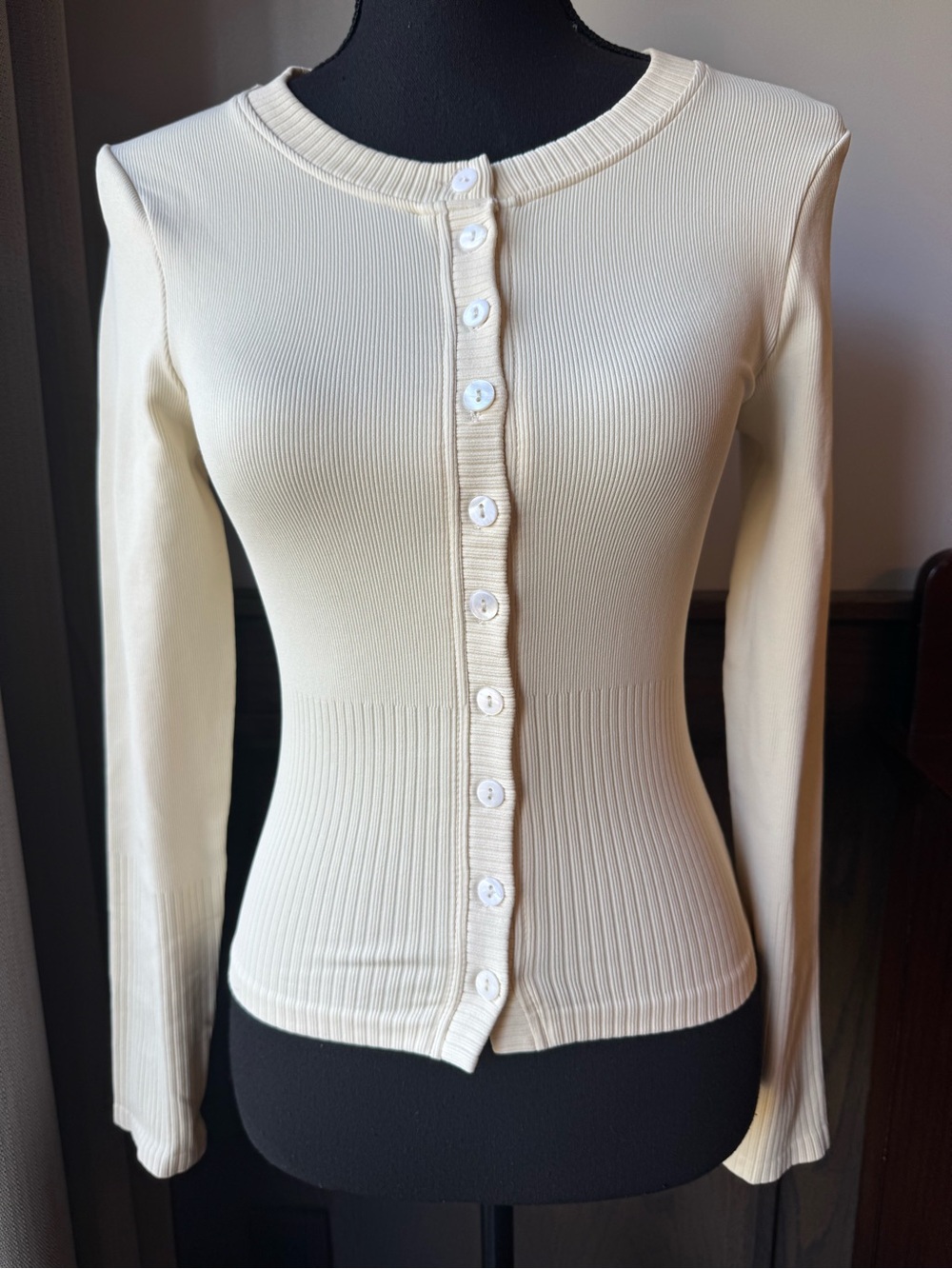 OQQ Ribbed Button-Front Long Sleeve Cardigan - Cream medium nwot